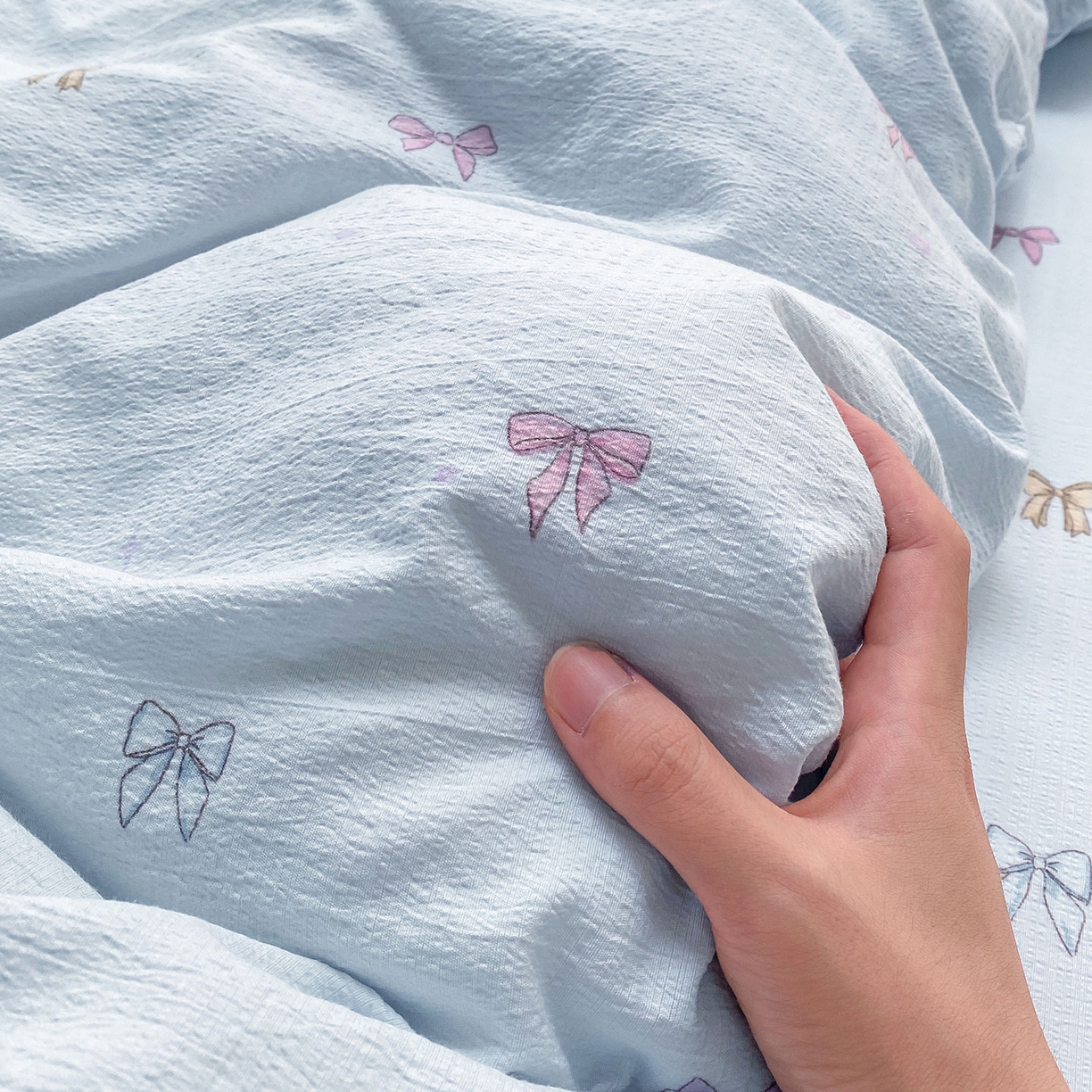 91家纺网 家纺一手货源 找家纺 眠势力 2025新款云感双层纱被套三件套ins奶油风云感超柔被罩单件四季款 蓝调蝴蝶结