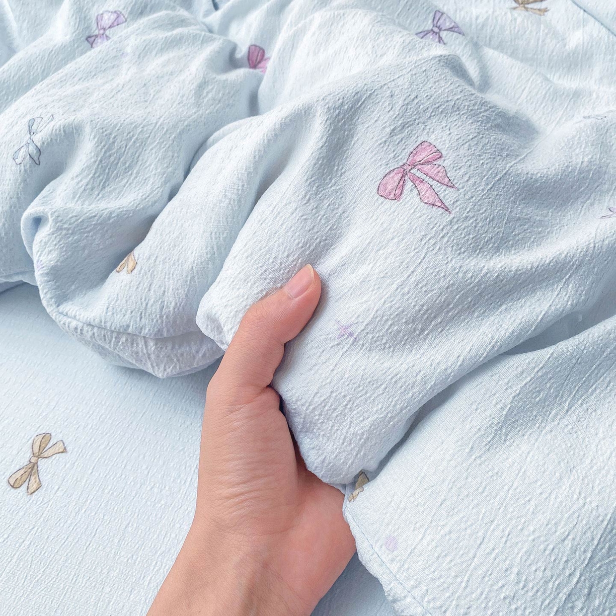 91家纺网 家纺一手货源 找家纺 眠势力 2025新款云感双层纱被套三件套ins奶油风云感超柔被罩单件四季款 蓝调蝴蝶结