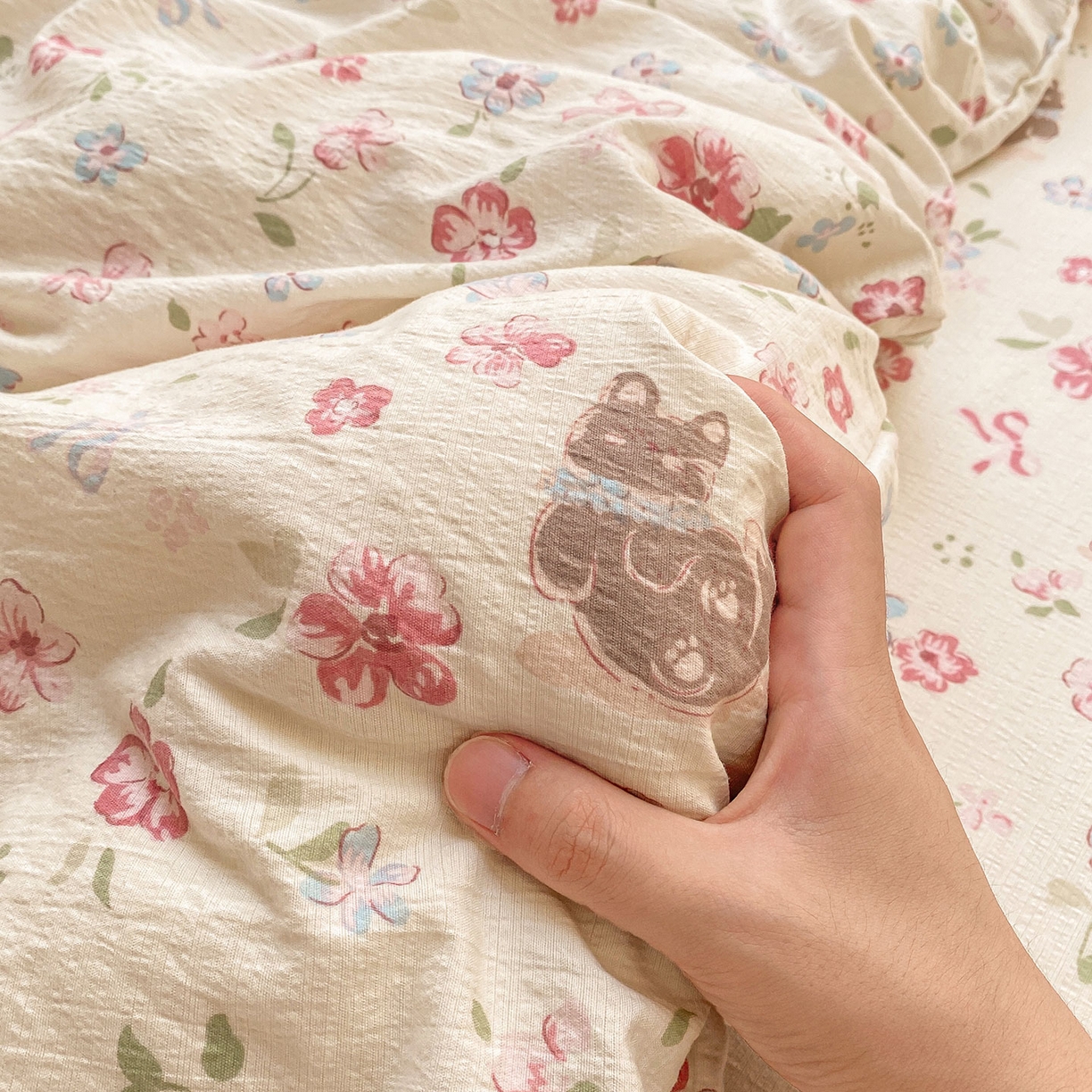 91家纺网 家纺一手货源 找家纺 眠势力 2025新款云感双层纱被套三件套ins奶油风云感超柔被罩单件四季款 花丛猫咪