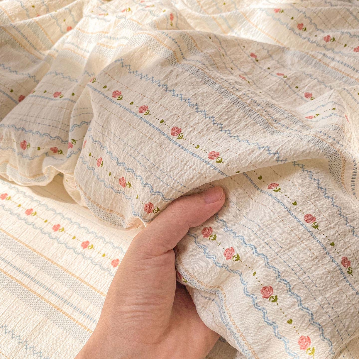 91家纺网 家纺一手货源 找家纺 眠势力 2025新款云感双层纱被套三件套ins奶油风云感超柔被罩单件四季款 一路生花