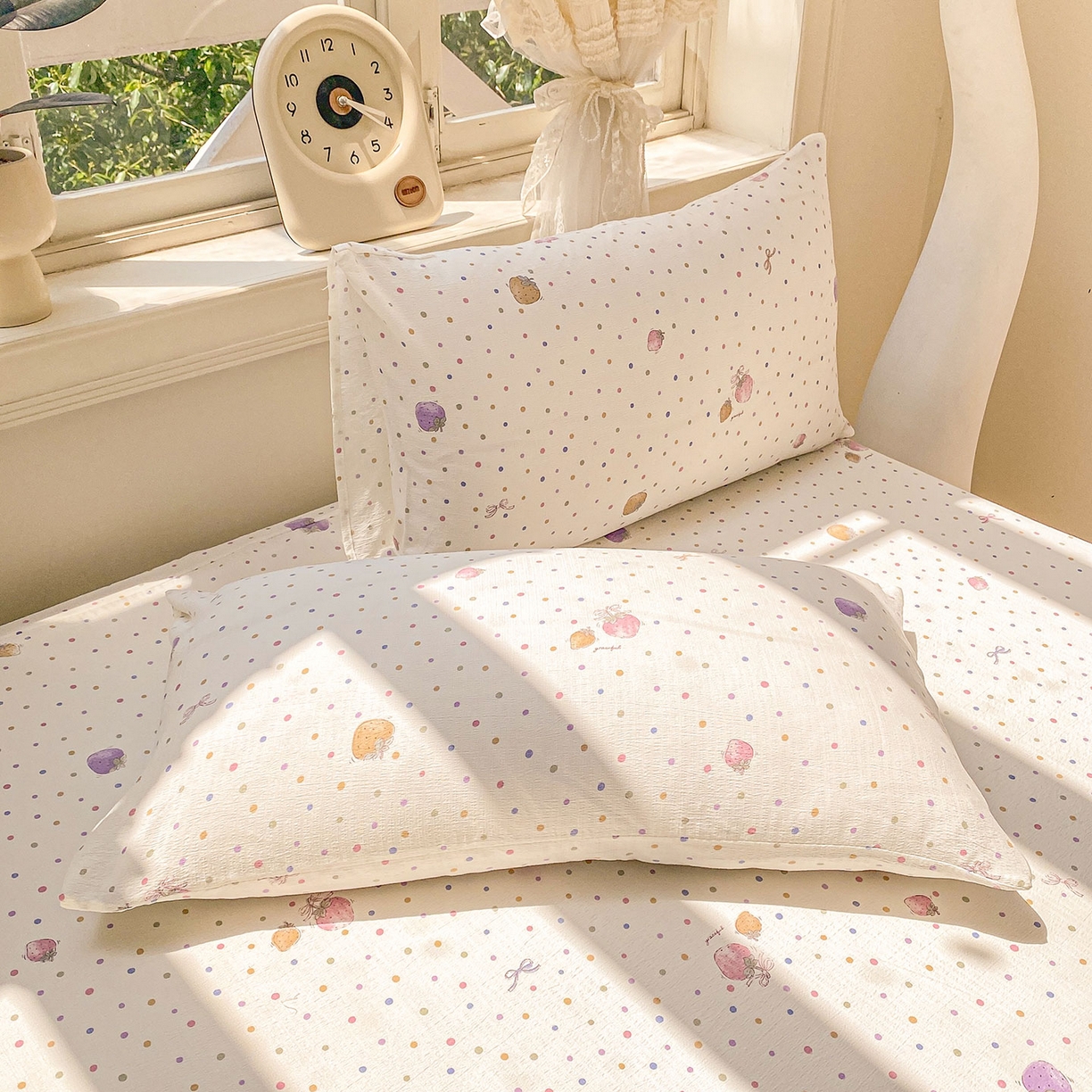 91家纺网 家纺一手货源 找家纺 眠势力 2025新款云感双层纱被套三件套ins奶油风云感超柔被罩单件四季款 点点草莓