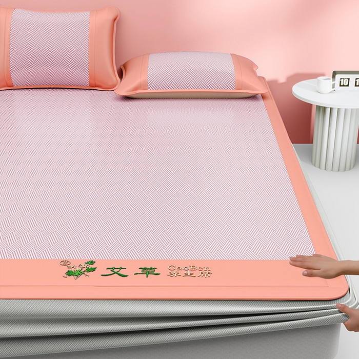 91家纺网 家纺一手货源 找家纺 莱家富 2025新款A类艾草驱蚊冰丝凉席养生席 樱花粉