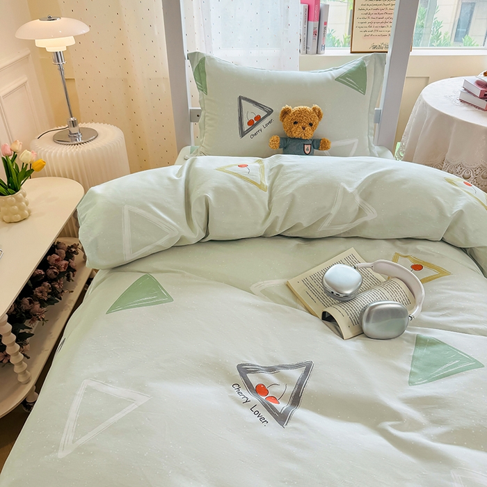 91家纺网 家纺一手货源 找家纺 壹贝家纺 2025新款学生季喷气全棉跑量宿舍三件套（提供买家秀） 小可布丁