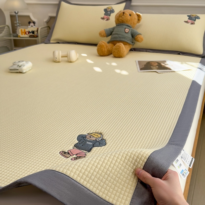 莱家富 2025新款A类乙纶冰豆豆凉席冰丝席-练练熊系列 米黄