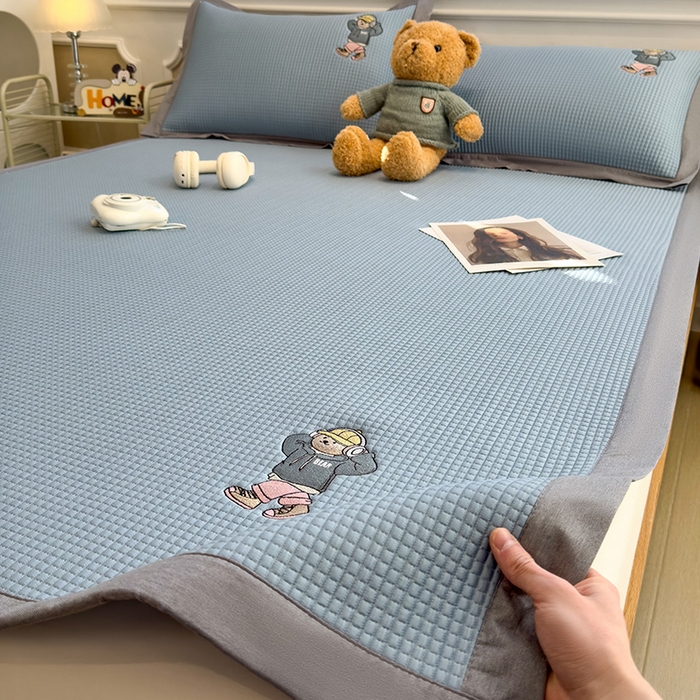莱家富 2025新款A类乙纶冰豆豆凉席冰丝席-练练熊系列 天空蓝