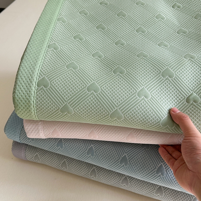 91家纺网 家纺一手货源 找家纺 莱家富 2025新款凉席养生席冰丝席-爱豆系列 组合图仅供展示