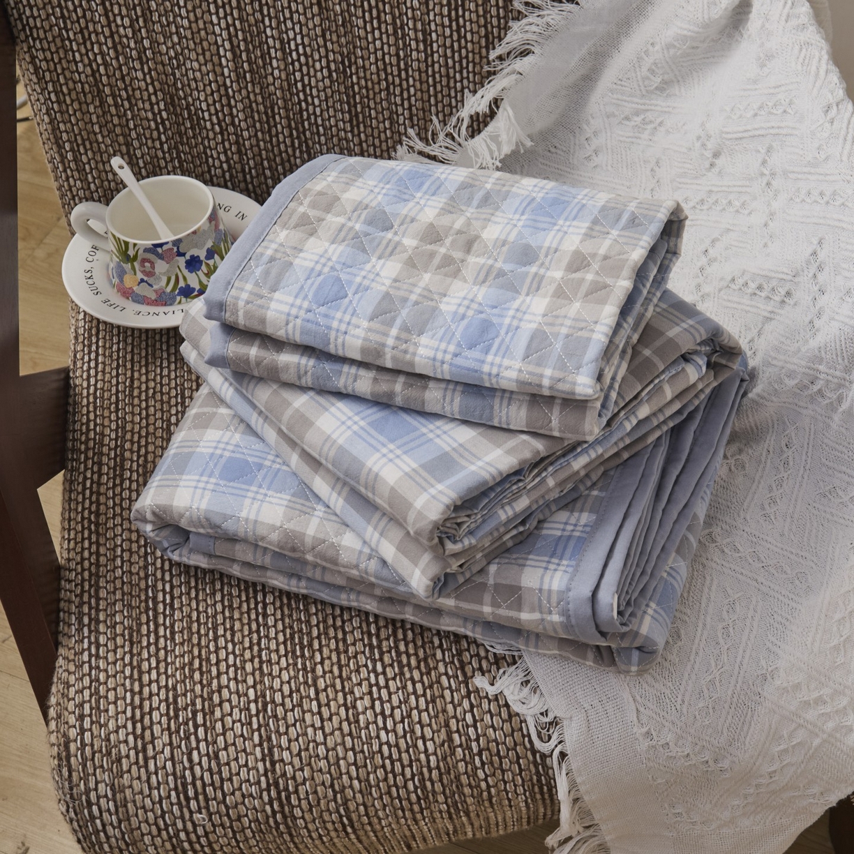 91家纺网 家纺一手货源 找家纺 上喜 2025新款学生款全棉水洗棉床盖款三件套，五件套 兰大格