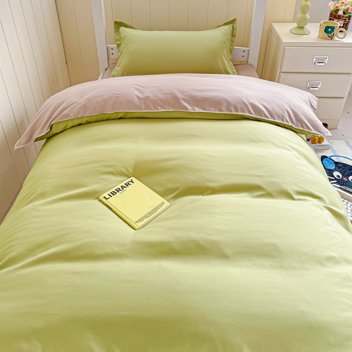 91家纺网 家纺一手货源 找家纺 楠沐家纺 2025新款芦荟棉印花学生宿舍上下铺四件套三件套 果绿浅驼