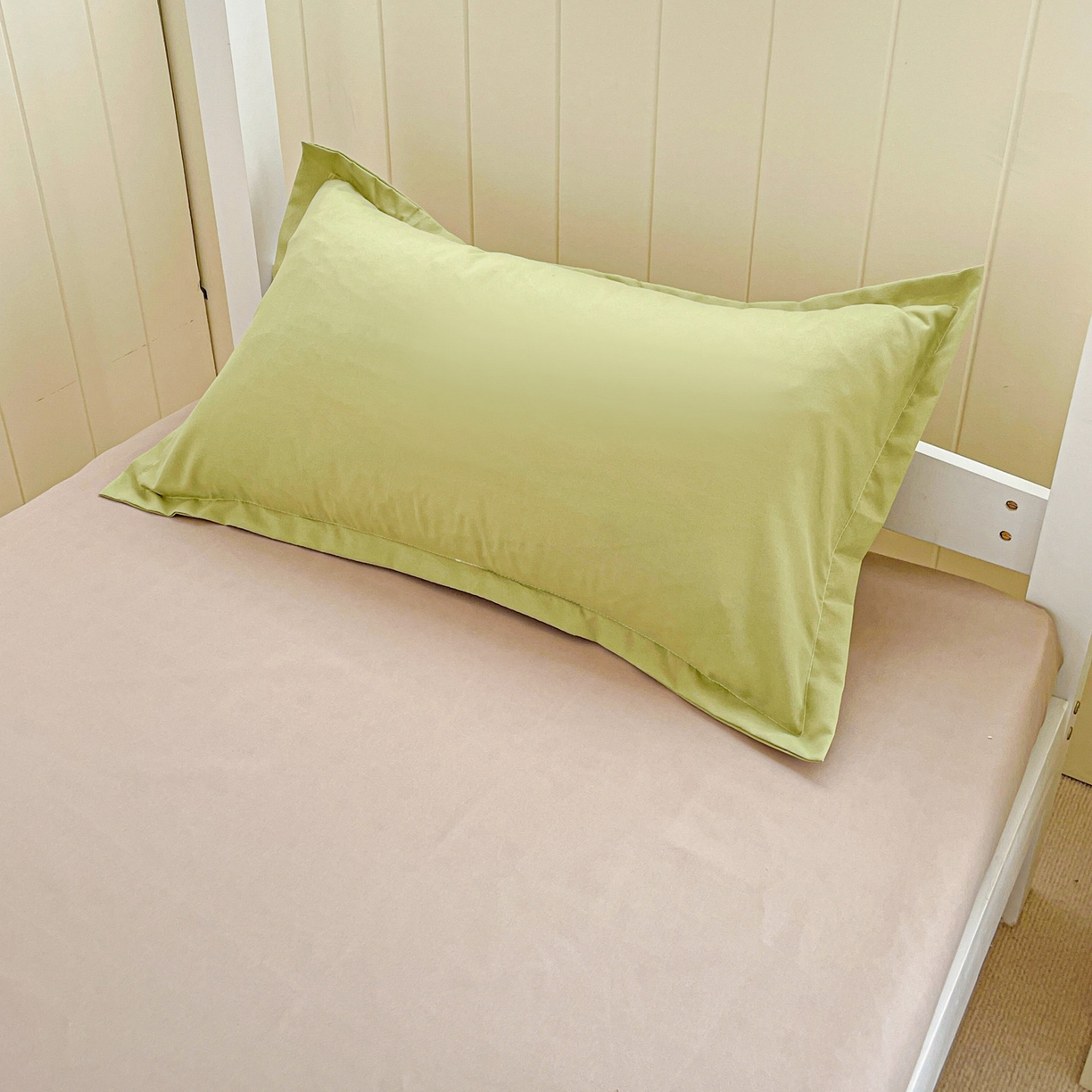 91家纺网 家纺一手货源 找家纺 楠沐家纺 2025新款芦荟棉印花学生宿舍上下铺四件套三件套 果绿浅驼