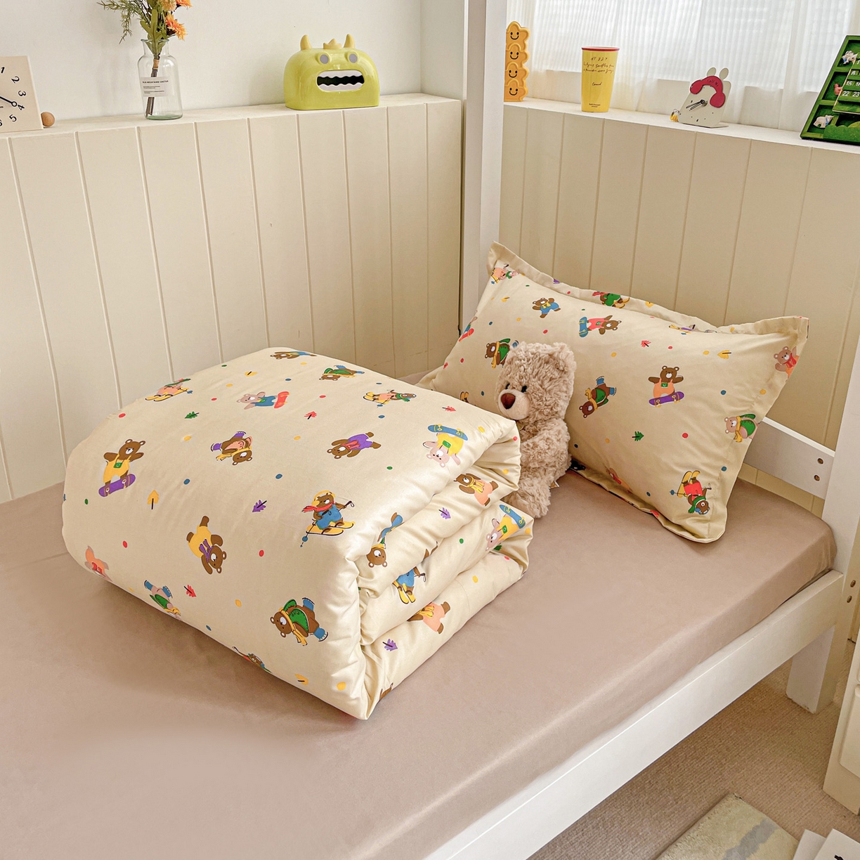 91家纺网 家纺一手货源 找家纺 楠沐家纺 2026新款芦荟棉印花学生宿舍上下铺四件套三件套 滑板小熊