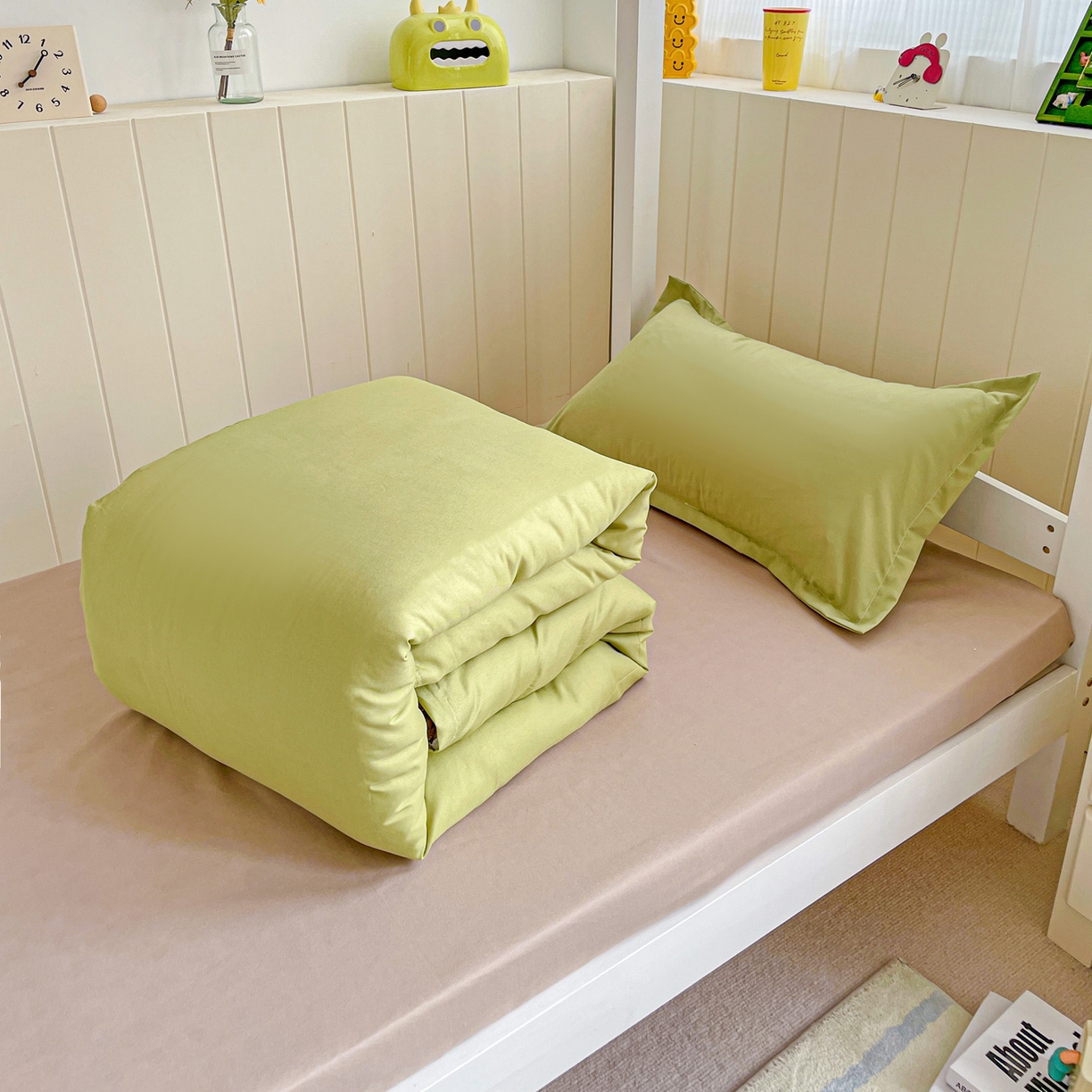 91家纺网 家纺一手货源 找家纺 楠沐家纺 2025新款芦荟棉印花学生宿舍上下铺四件套三件套 果绿浅驼