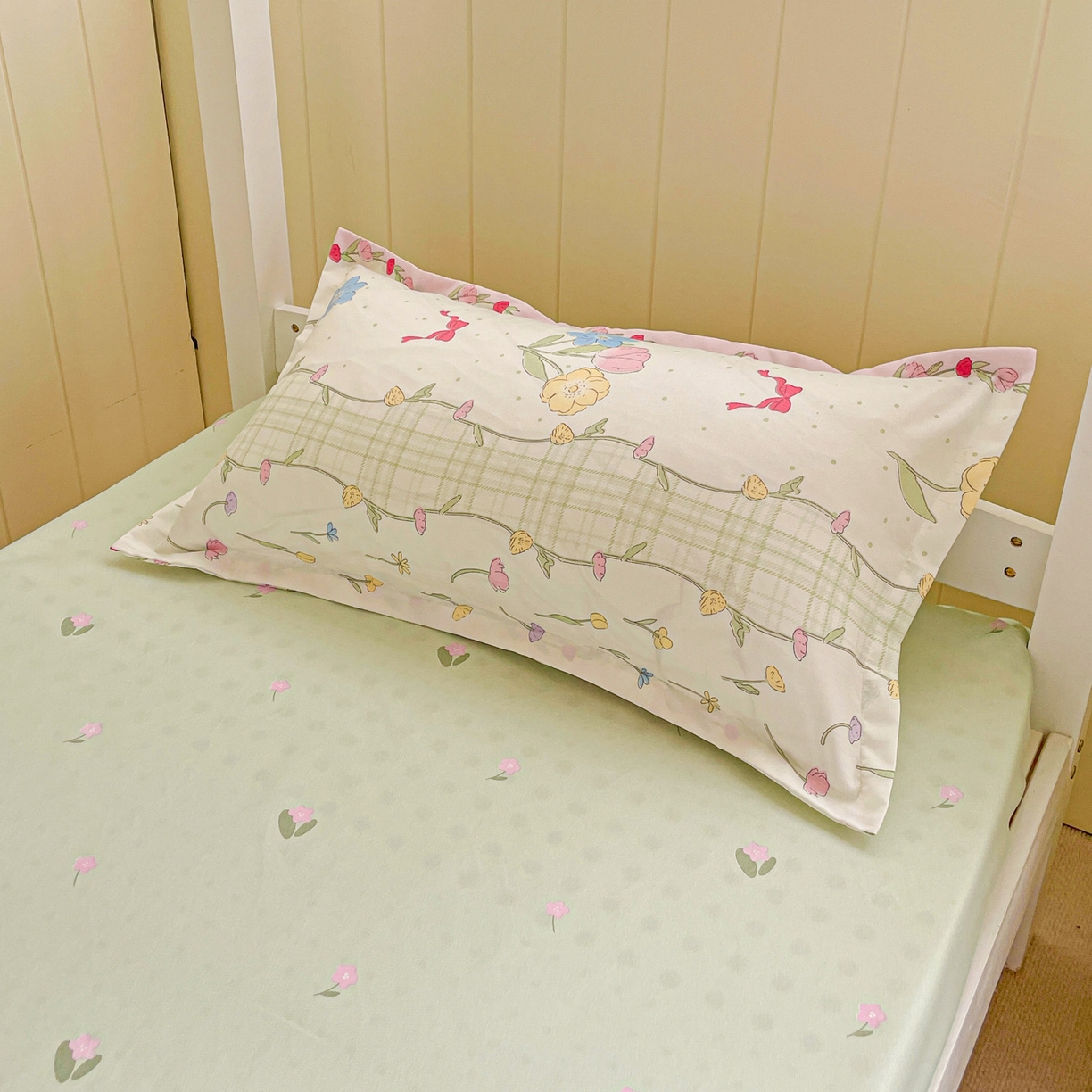 91家纺网 家纺一手货源 找家纺 楠沐家纺 2025新款芦荟棉印花学生宿舍上下铺四件套三件套 秘境花园