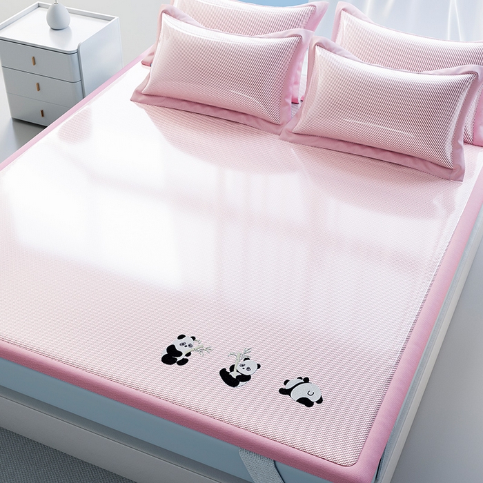 91家纺网 家纺一手货源 找家纺 （总）莱家富 2025新款凉感冰丝藤席-白熊日记