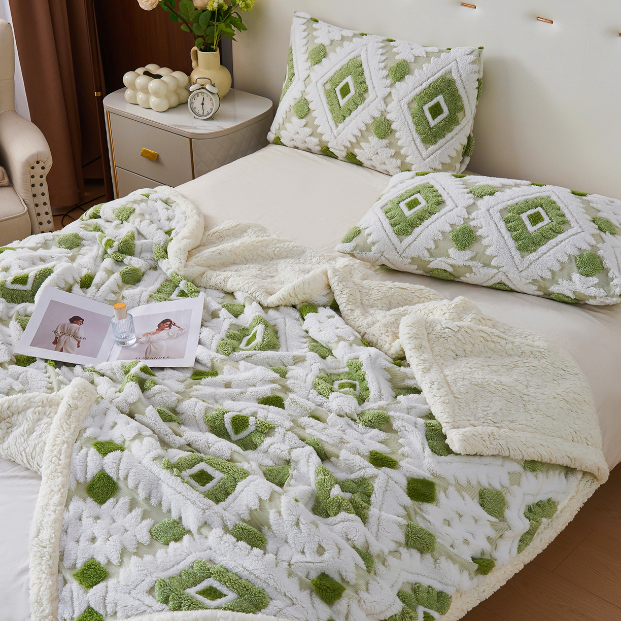 91家纺网 家纺一手货源 找家纺 枋梢家纺 2025新款阳离子羊羔绒毛毯盖毯毯子波西米亚系列 菱格-浅绿