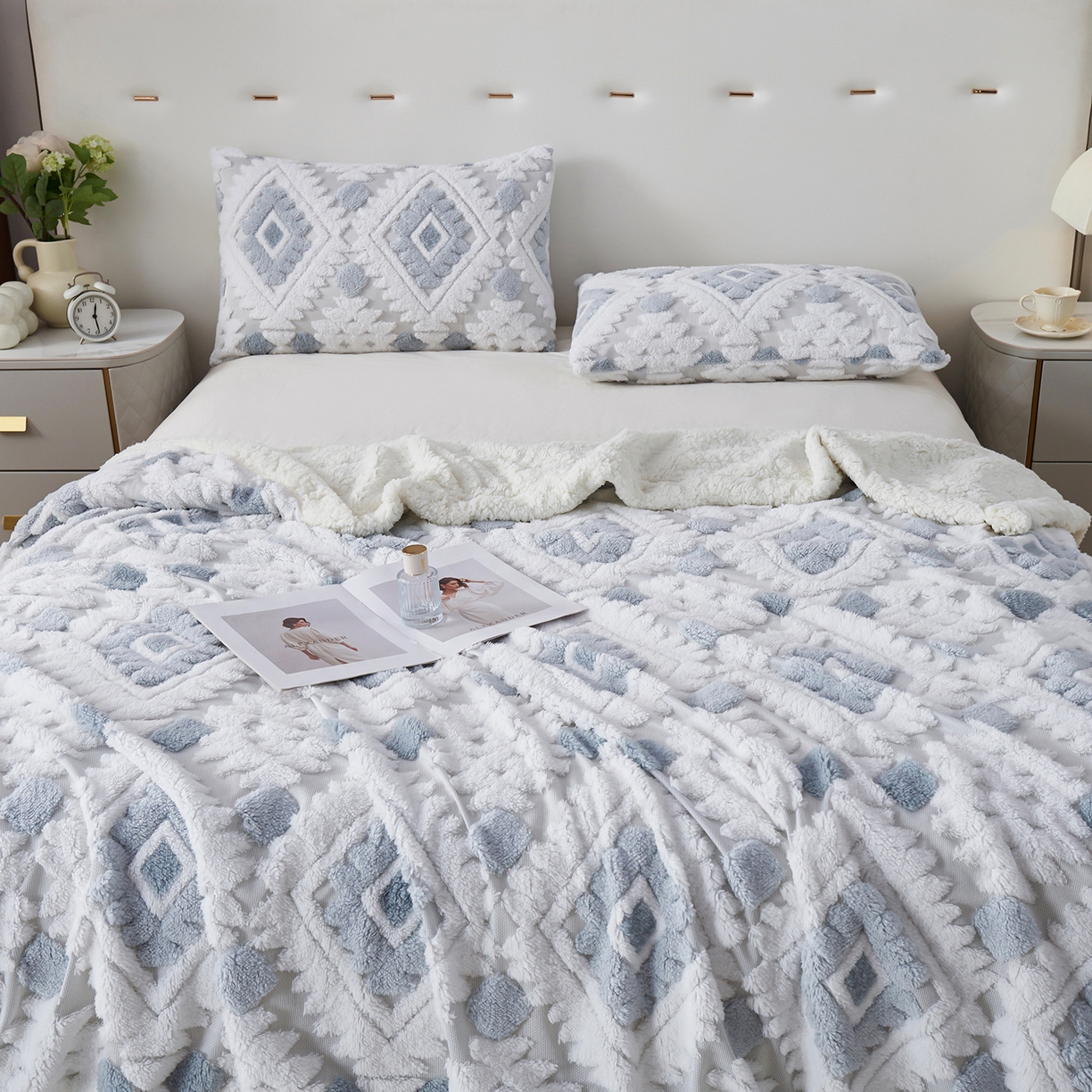 91家纺网 家纺一手货源 找家纺 枋梢家纺 2025新款阳离子羊羔绒毛毯盖毯毯子波西米亚系列 菱格-浅蓝