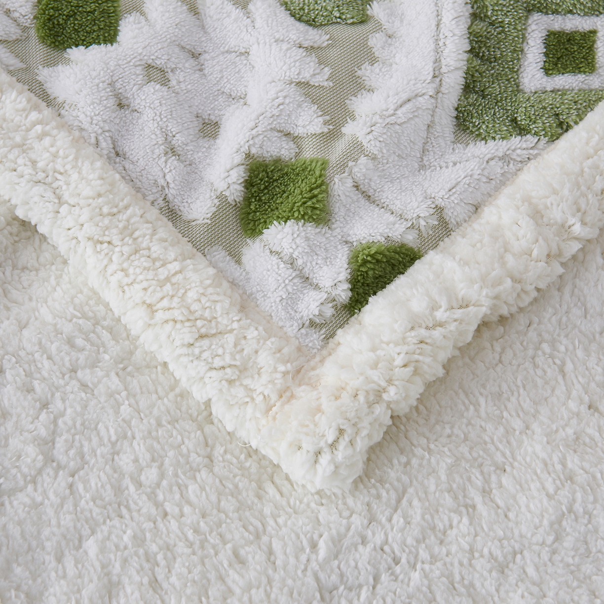 91家纺网 家纺一手货源 找家纺 枋梢家纺 2025新款阳离子羊羔绒毛毯盖毯毯子波西米亚系列 菱格-浅绿