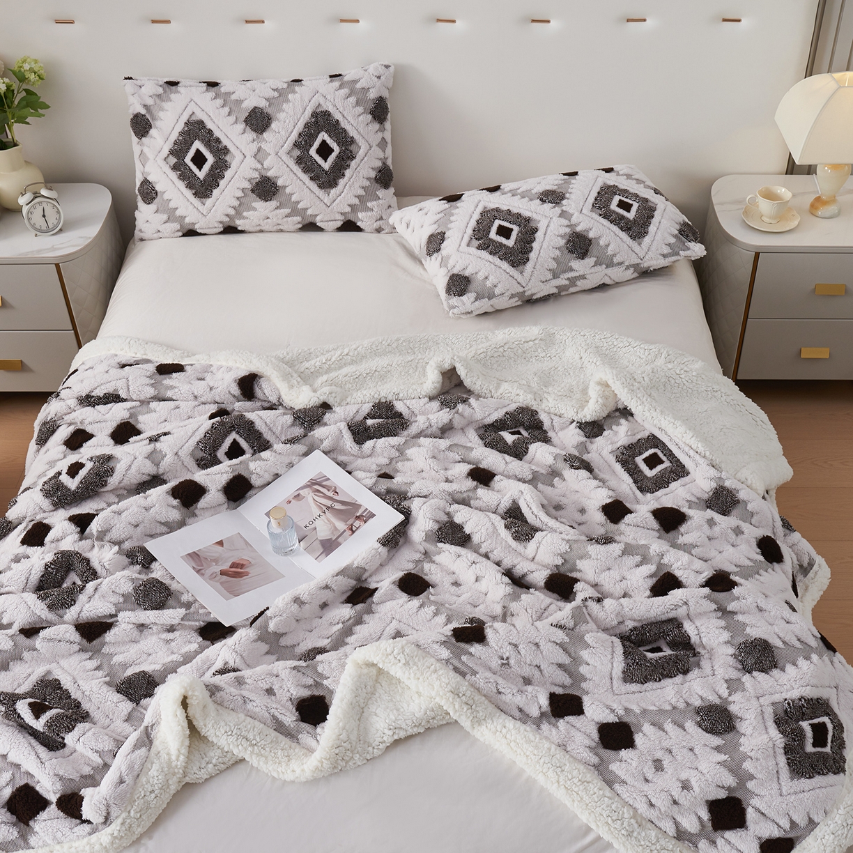 枋梢家纺 2025新款阳离子羊羔绒毛毯盖毯毯子波西米亚系列 菱格-深咖色