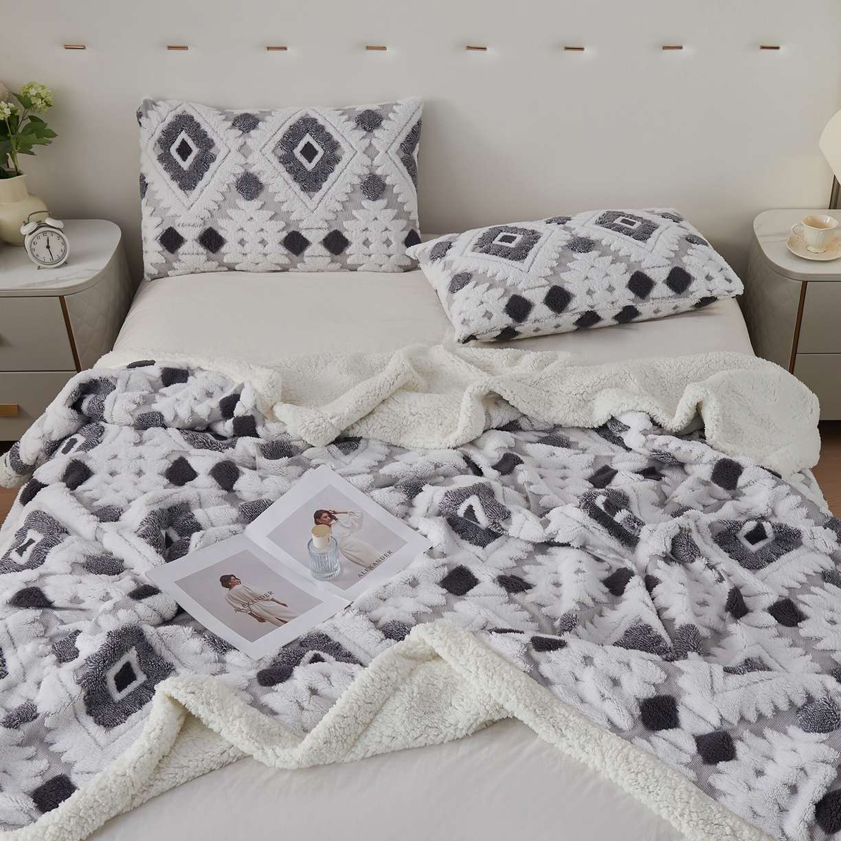 枋梢家纺 2025新款阳离子羊羔绒毛毯盖毯毯子波西米亚系列 菱格-浅灰