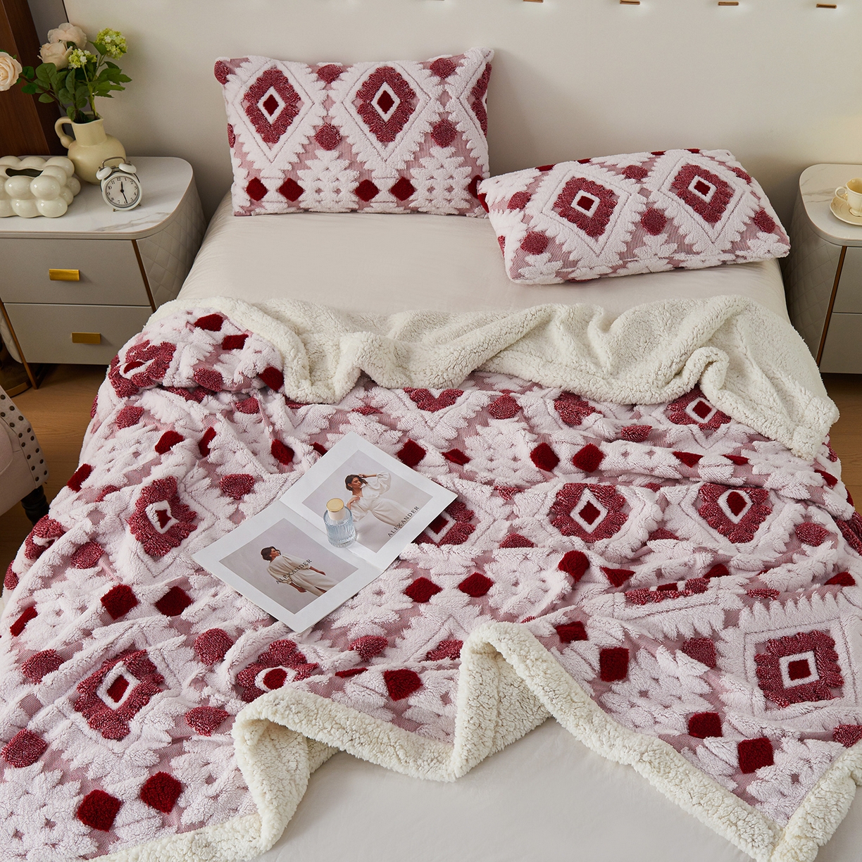 枋梢家纺 2025新款阳离子羊羔绒毛毯盖毯毯子波西米亚系列 菱格-玫红