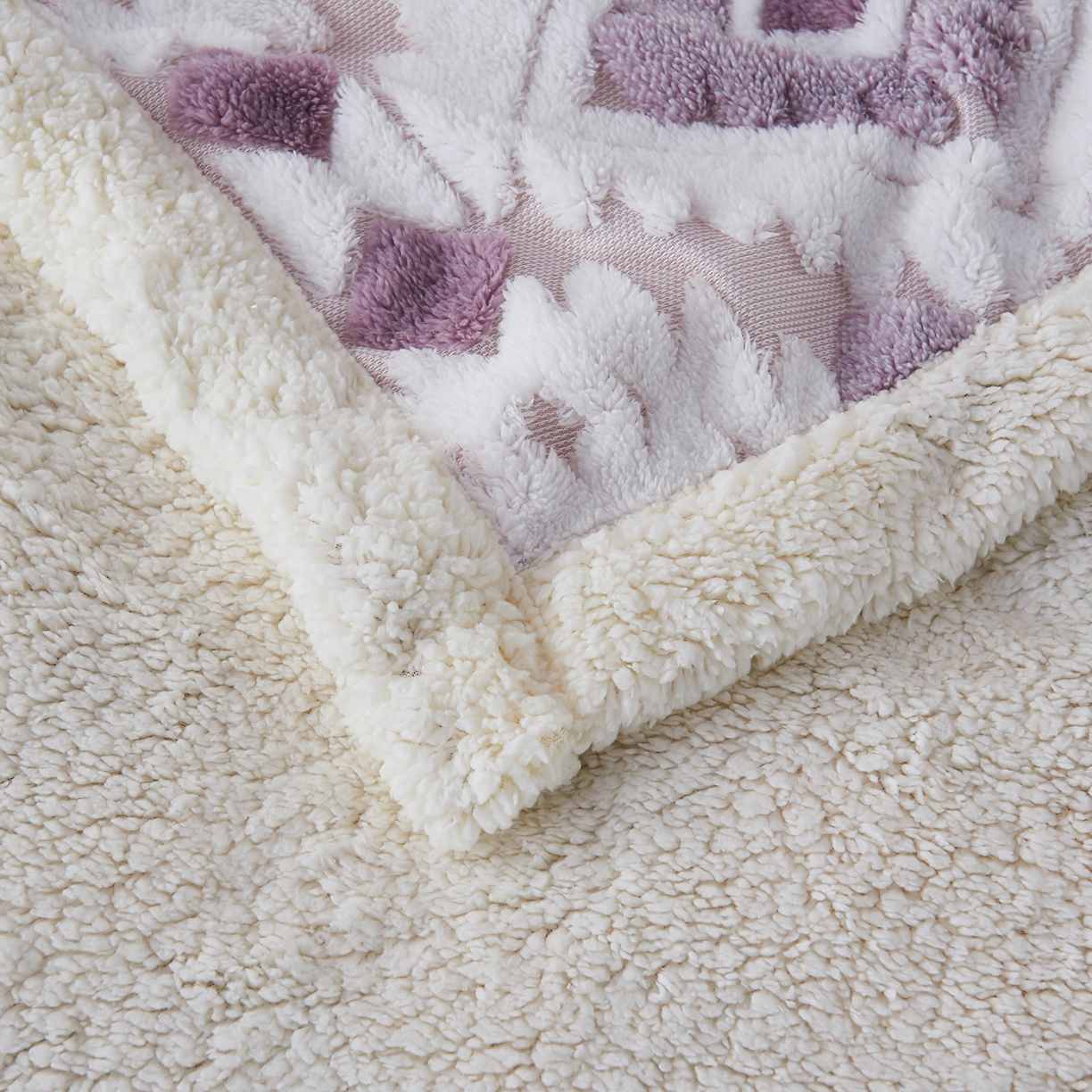 91家纺网 家纺一手货源 找家纺 枋梢家纺 2025新款阳离子羊羔绒毛毯盖毯毯子波西米亚系列 菱格-幽紫