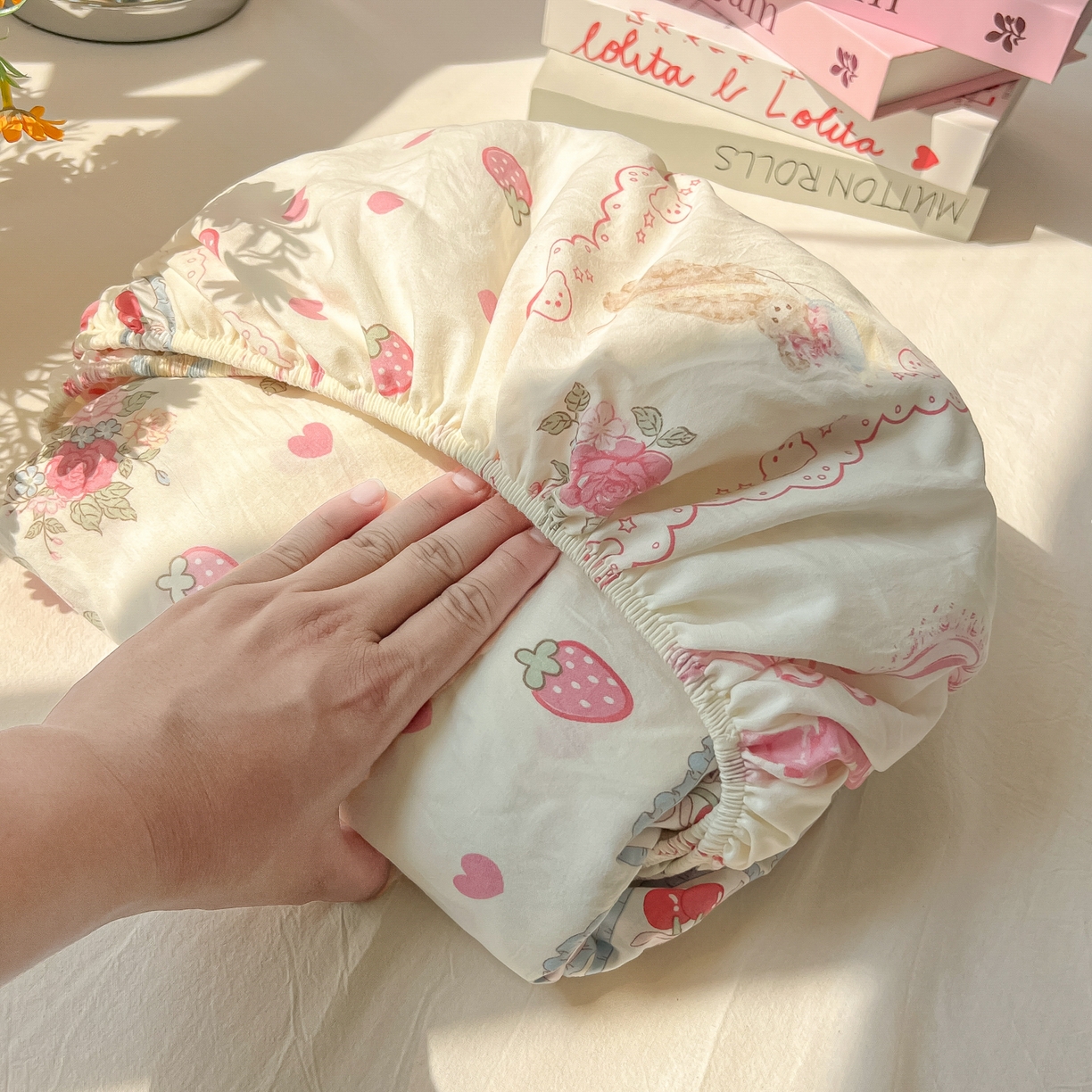 91家纺网 家纺一手货源 找家纺 韩巢家纺 2025新款超柔水洗棉印花床笠床笠单件单床笠学生宿舍专用热销款防滑床套 小熊玩偶屋