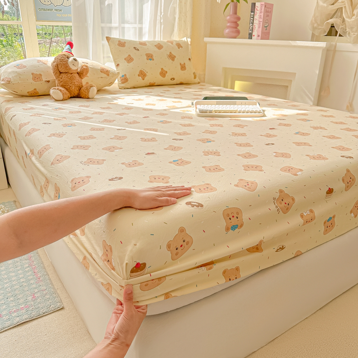 91家纺网 家纺一手货源 找家纺 韩巢家纺 2025新款超柔水洗棉印花床笠床笠单件单床笠学生宿舍专用热销款防滑床套 奥利奥小熊