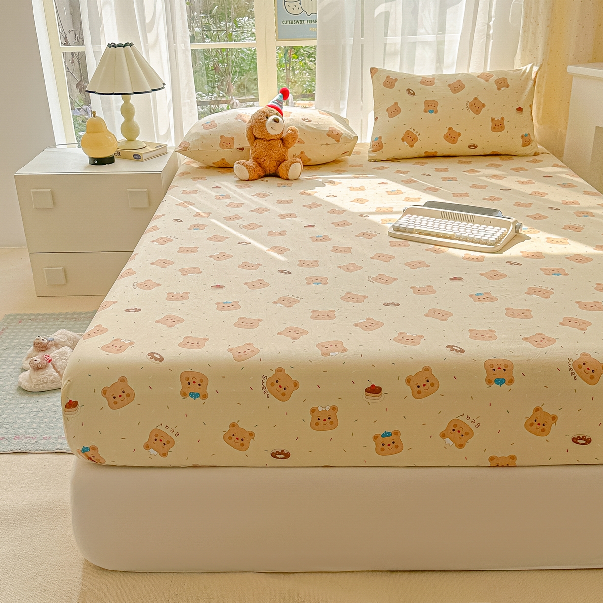 91家纺网 家纺一手货源 找家纺 韩巢家纺 2025新款超柔水洗棉印花床笠床笠单件单床笠学生宿舍专用热销款防滑床套 奥利奥小熊