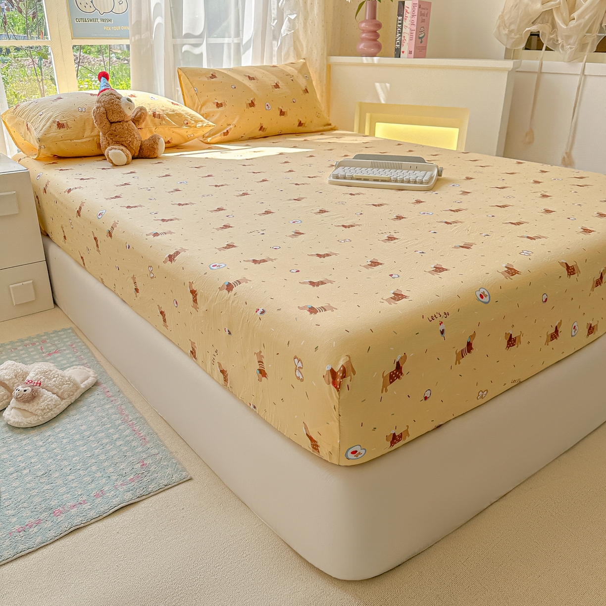 91家纺网 家纺一手货源 找家纺 韩巢家纺 2025新款超柔水洗棉印花床笠床笠单件单床笠学生宿舍专用热销款防滑床套 芝士小奶狗