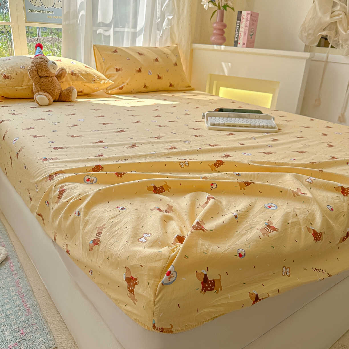 91家纺网 家纺一手货源 找家纺 韩巢家纺 2025新款超柔水洗棉印花床笠床笠单件单床笠学生宿舍专用热销款防滑床套 芝士小奶狗