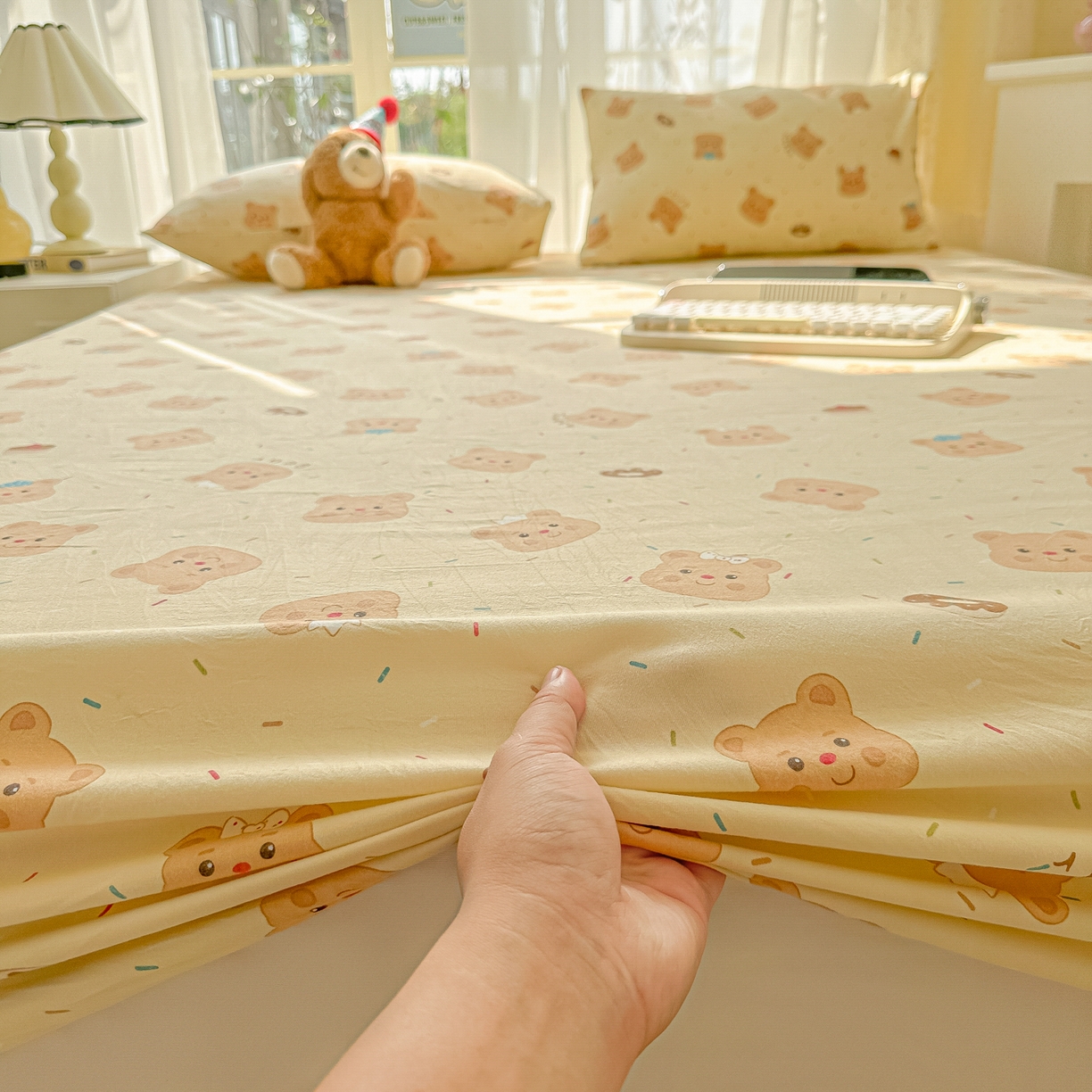 91家纺网 家纺一手货源 找家纺 韩巢家纺 2025新款超柔水洗棉印花床笠床笠单件单床笠学生宿舍专用热销款防滑床套 奥利奥小熊