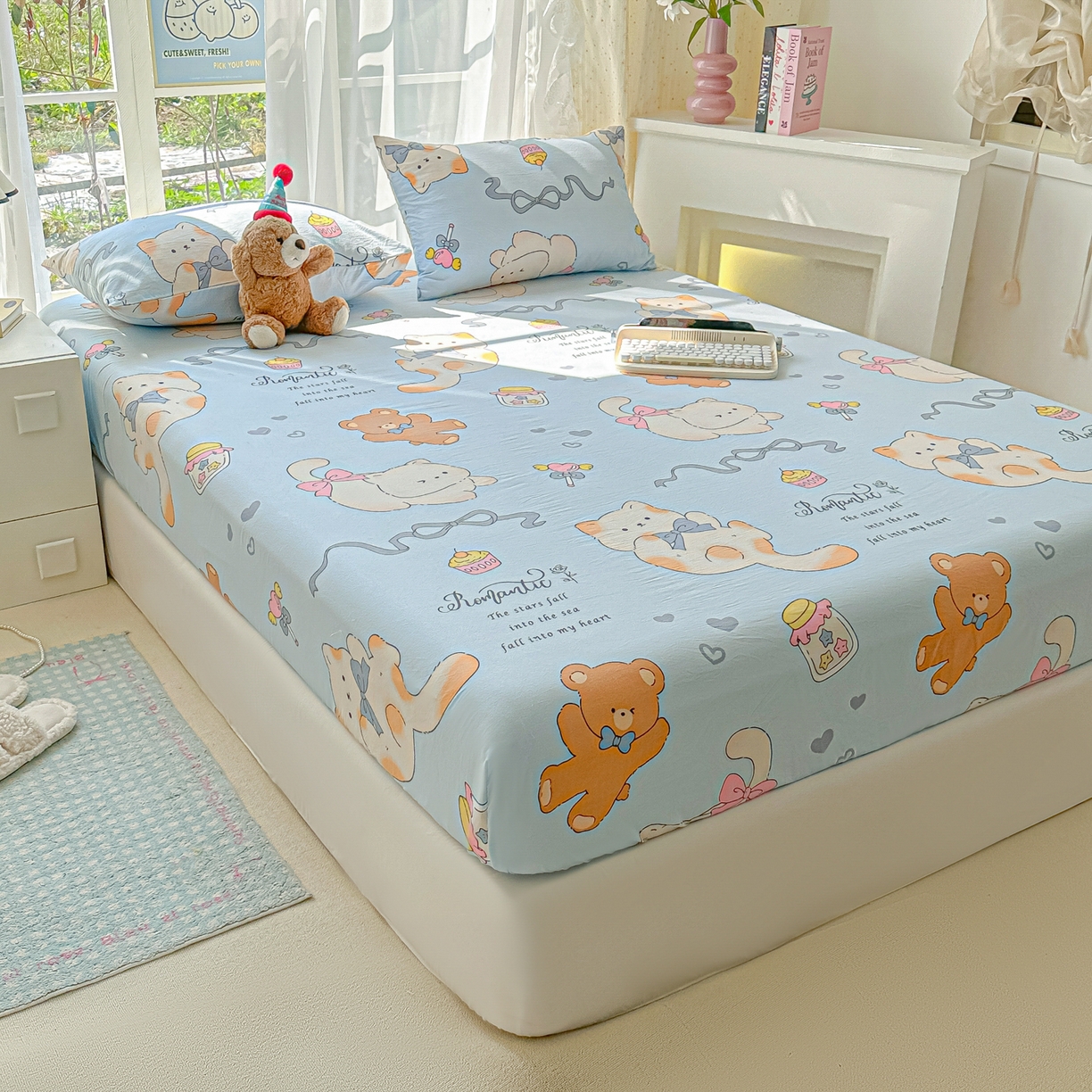 91家纺网 家纺一手货源 找家纺 韩巢家纺 2025新款超柔水洗棉印花床笠床笠单件单床笠学生宿舍专用热销款防滑床套 小猫逃离记