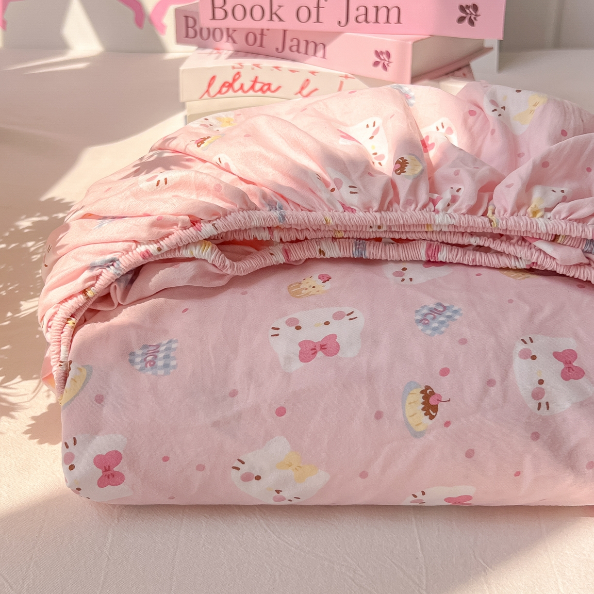 91家纺网 家纺一手货源 找家纺 韩巢家纺 2025新款超柔水洗棉印花床笠床笠单件单床笠学生宿舍专用热销款防滑床套 小小蛋糕猫