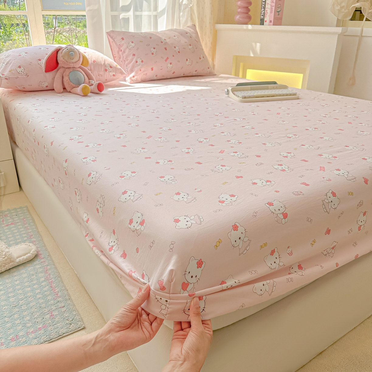 91家纺网 家纺一手货源 找家纺 韩巢家纺 2025新款超柔水洗棉印花床笠床笠单件单床笠学生宿舍专用热销款防滑床套 糖果KT