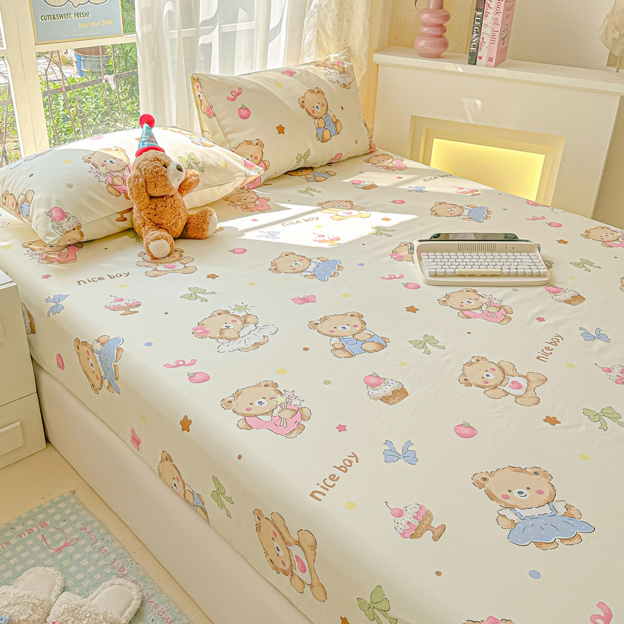 91家纺网 家纺一手货源 找家纺 韩巢家纺 2025新款超柔水洗棉印花床笠床笠单件单床笠学生宿舍专用热销款防滑床套 草莓奶熊