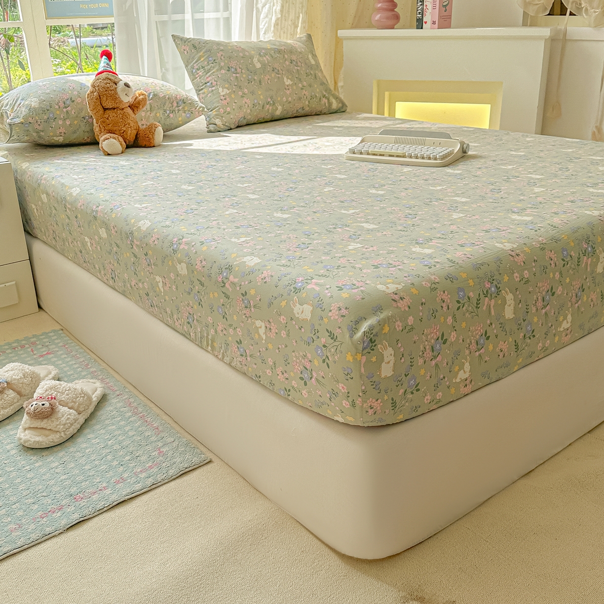 91家纺网 家纺一手货源 找家纺 韩巢家纺 2025新款超柔水洗棉印花床笠床笠单件单床笠学生宿舍专用热销款防滑床套 丝带飞飞兔