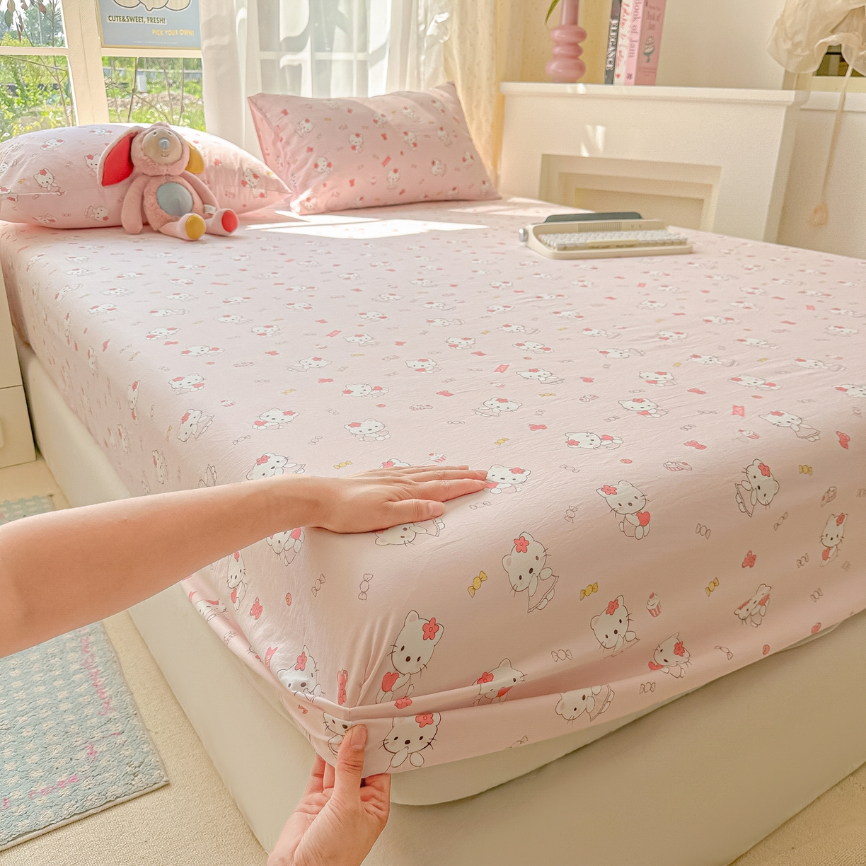 91家纺网 家纺一手货源 找家纺 韩巢家纺 2025新款超柔水洗棉印花床笠床笠单件单床笠学生宿舍专用热销款防滑床套 糖果KT