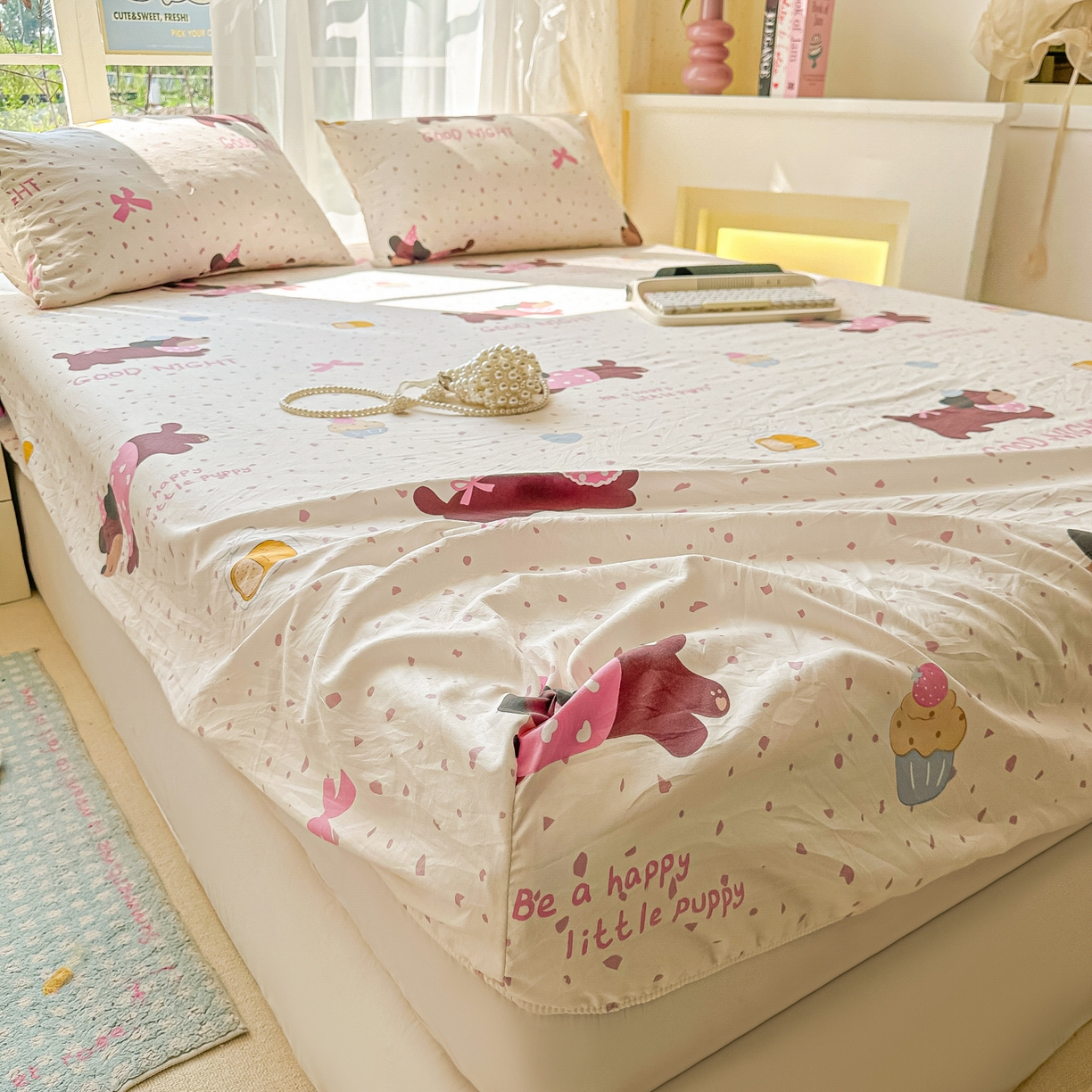 91家纺网 家纺一手货源 找家纺 韩巢家纺 2025新款超柔水洗棉印花床笠床笠单件单床笠学生宿舍专用热销款防滑床套 彩彩狗