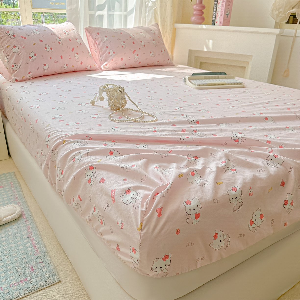 91家纺网 家纺一手货源 找家纺 韩巢家纺 2025新款超柔水洗棉印花床笠床笠单件单床笠学生宿舍专用热销款防滑床套 糖果KT