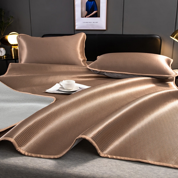 91家纺网 家纺一手货源 找家纺 莱家富 2025新款碳光席普通款小包边冰丝席 咖色普通款