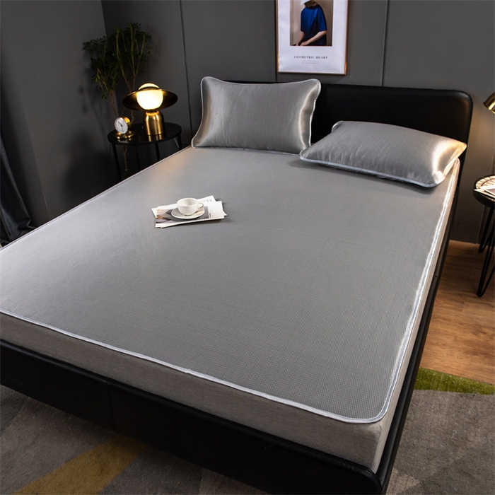 91家纺网 家纺一手货源 找家纺 莱家富 2025新款碳光席普通款小包边冰丝席 浅灰普通款