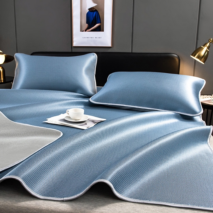 91家纺网 家纺一手货源 找家纺 莱家富 2025新款碳光席普通款小包边冰丝席 深蓝普通款