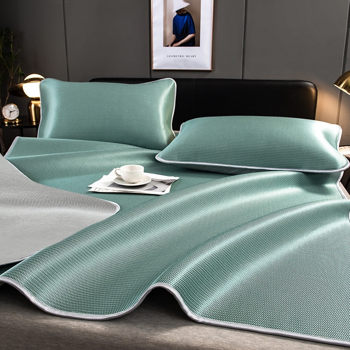 91家纺网 家纺一手货源 找家纺 莱家富 2025新款碳光席普通款小包边冰丝席 水绿普通款