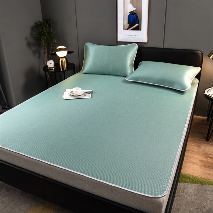 91家纺网 家纺一手货源 找家纺 莱家富 2025新款碳光席普通款小包边冰丝席 水绿普通款