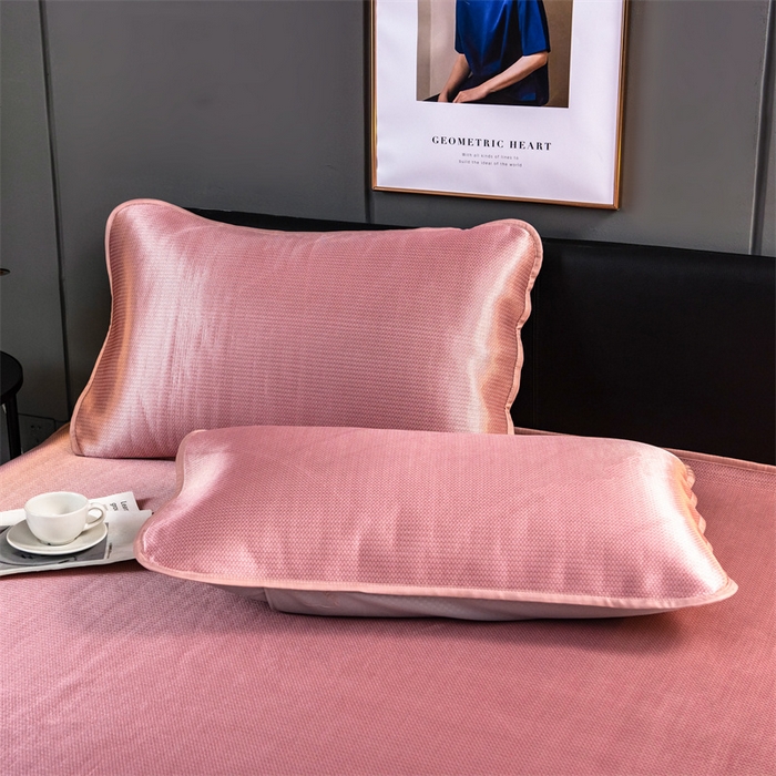 91家纺网 家纺一手货源 找家纺 莱家富 2025新款碳光席普通款小包边冰丝席 烟粉普通款