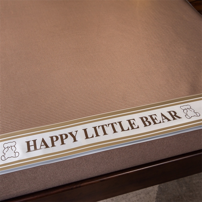 91家纺网 家纺一手货源 找家纺 莱家富 2025新款碳光席普通款小包边冰丝席 咖色小熊包边款