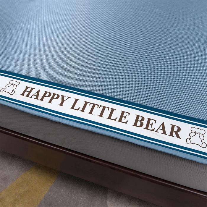 91家纺网 家纺一手货源 找家纺 莱家富 2025新款碳光席普通款小包边冰丝席 深蓝色小熊包边款