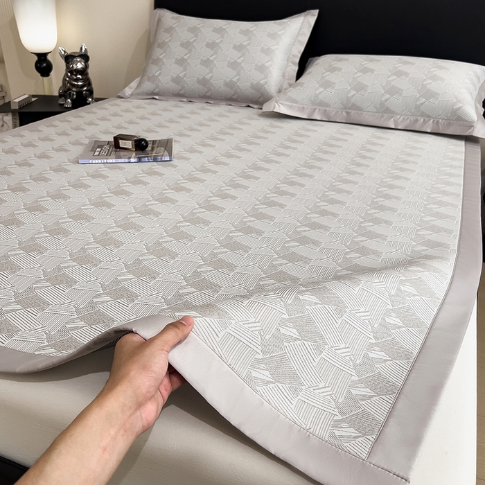 91家纺网 家纺一手货源 找家纺 莱家富 2025新款乙纶凉席冰丝席-银羽流光 墨霭幽影-酷漾灰床席