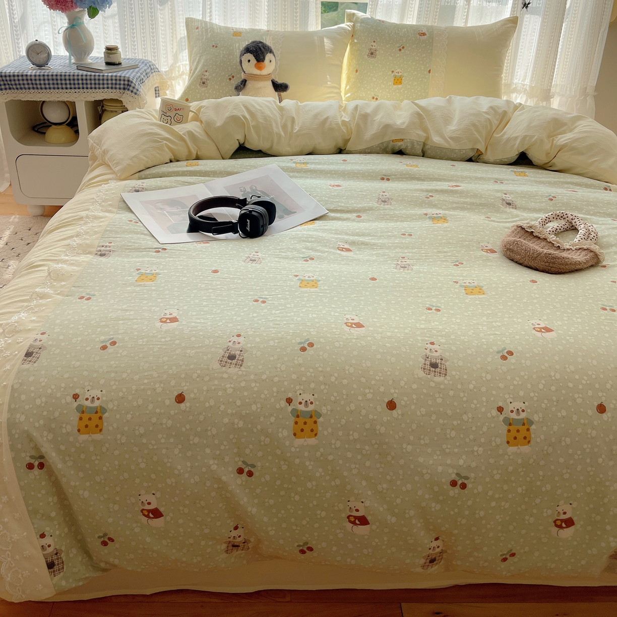 91家纺网 家纺一手货源 找家纺 盼季家纺 2025新款柔软亲肤活性印花雪纺花边四件套 雪纺花边-萌宠熊熊