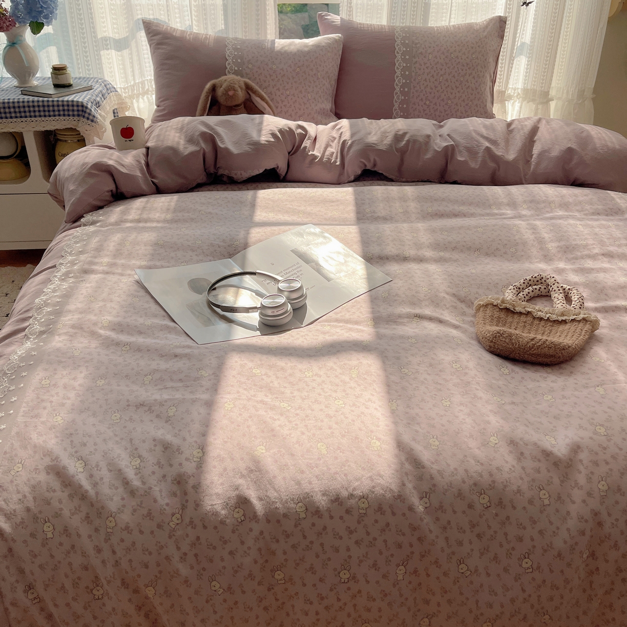 91家纺网 家纺一手货源 找家纺 盼季家纺 2025新款柔软亲肤活性印花雪纺花边四件套 雪纺花边-碎花紫兔