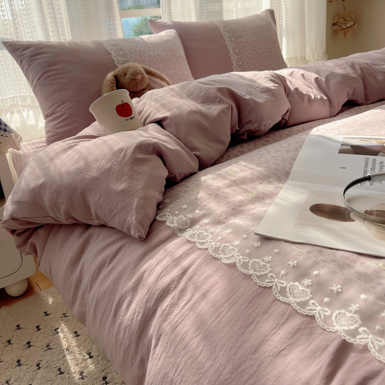 91家纺网 家纺一手货源 找家纺 盼季家纺 2025新款柔软亲肤活性印花雪纺花边四件套 雪纺花边-碎花紫兔